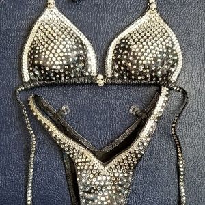 Figure competition suit like new